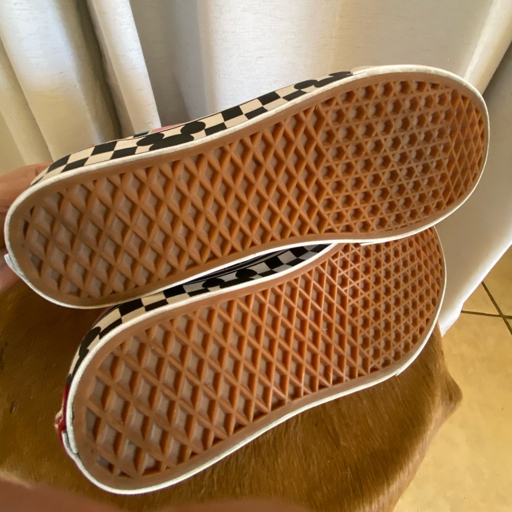 VANS Old Skool Disney Collab 80’s Mickey Mouse Men’s 8.5 Disneyland Sneakerhead - Picture 9 of 10